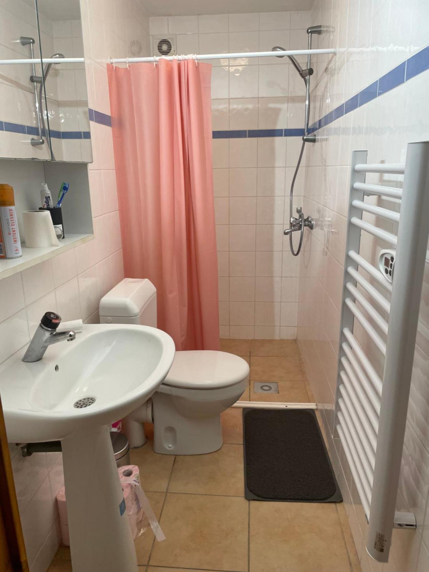 Au Pied De La Vallee Apartment *
